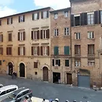 فندق مبيت وإفطار San Francesco سيينا